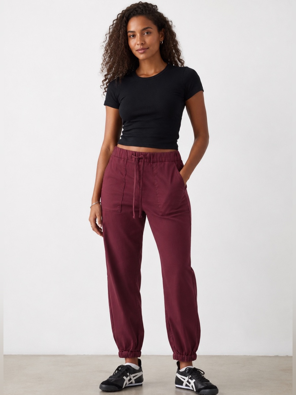 Levi's Essential High Rise Stretch Joggers in Maroon